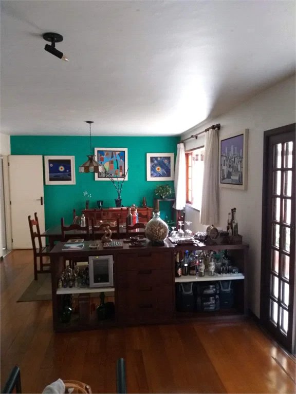 Casa à venda com 4 quartos, sendo 2 suítes, no condomínio Vila Panamericana, São Paulo - SP