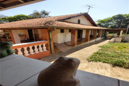 Chácara à venda com 5 quartos, sendo 3 suítes, em Chácaras Fernão Dias, Atibaia, SP