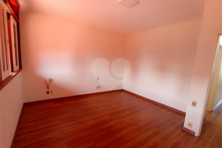 Casa para alugar com 4 quartos, sendo 1 suíte, no Centro, Itapetininga, SP
