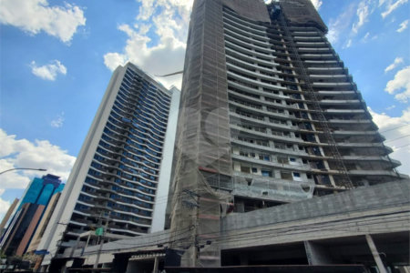 Apartamento à venda com 3 suítes em Moema, São Paulo, SP