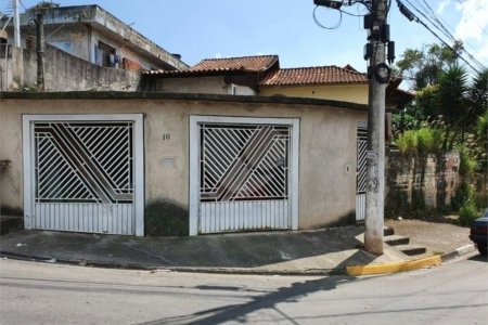 Casa à venda com 3 quartos, sendo 1 suíte, em Jardim Ikeda, Suzano, SP