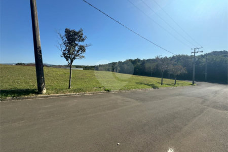 Terreno à venda com 1 suíte no condomínio Village Saint Charbel, Araçoiaba da Serra - SP