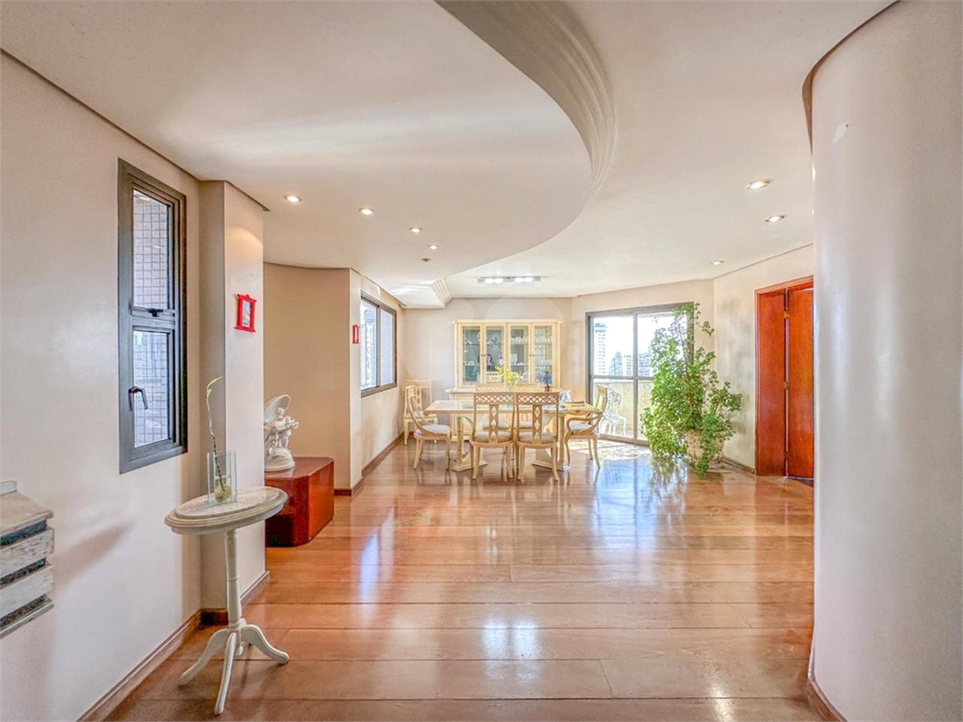 Apartamento à venda com 3 suítes em Vila Santo Estevão, São Paulo, SP