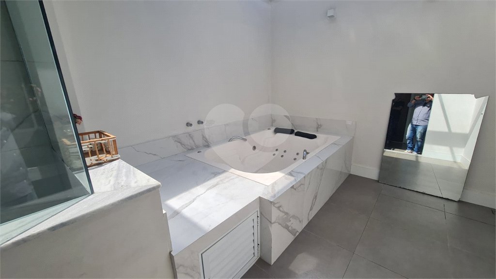 Casa à venda com 3 suítes em Vila Nastri, Itapetininga, SP