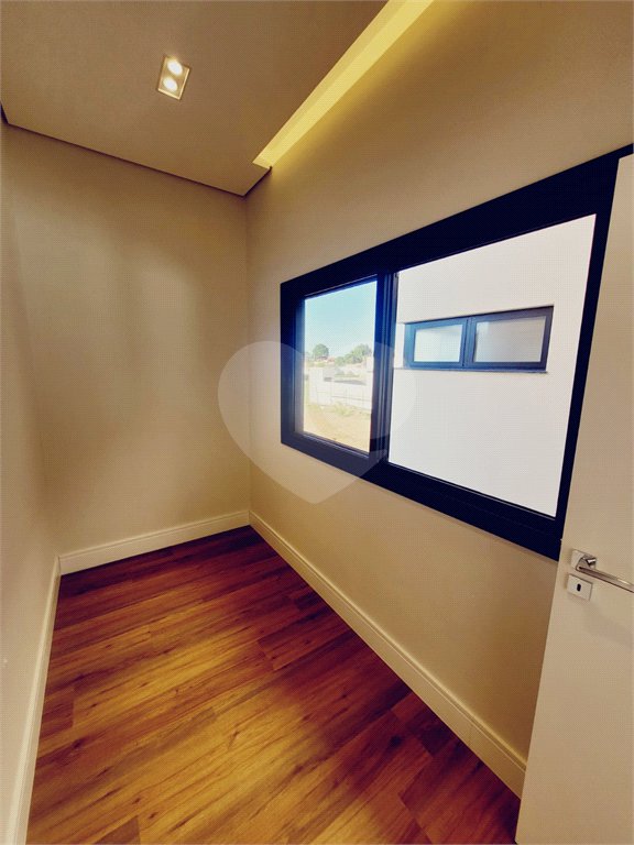 Casa à venda com 4 quartos, sendo 3 suítes, no condomínio Villa Sapezal, Indaiatuba - SP