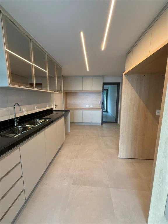 Apartamento para alugar com 4 suítes em Jardim Fonte do Morumbi, São Paulo, SP