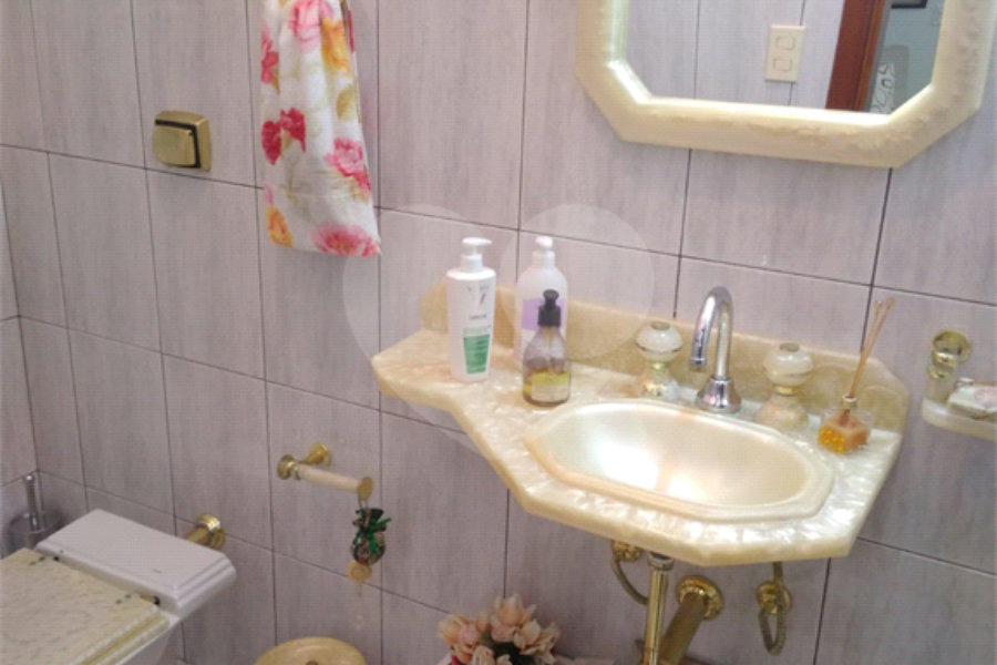 Casa à venda com 4 quartos, sendo 3 suítes, no condomínio Da Serra, São Paulo - SP