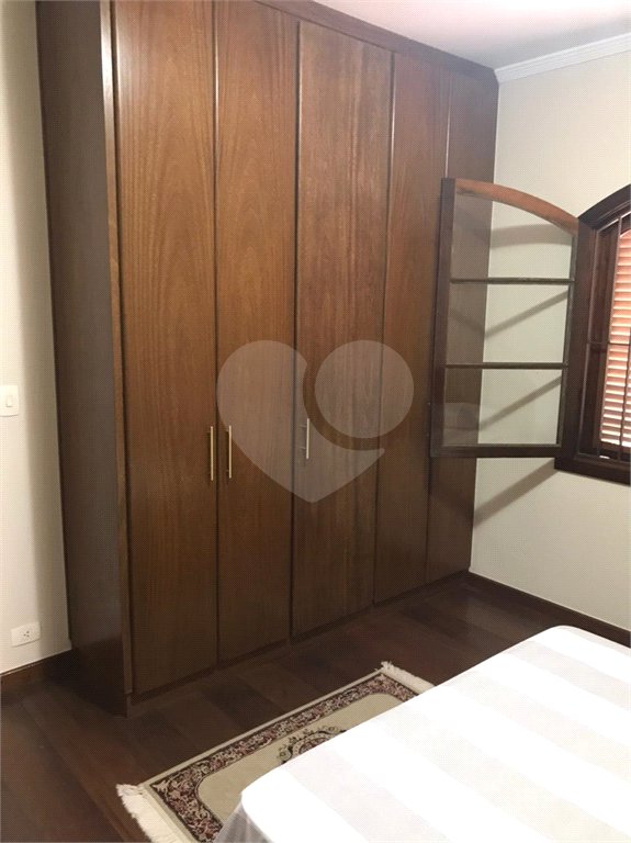 Sobrado à venda com 3 quartos em Jardim Itacolomi, São Paulo, SP