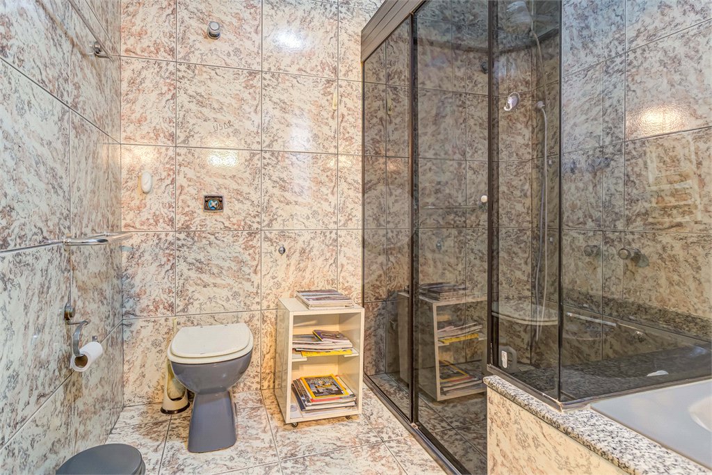 Casa à venda com 3 quartos, sendo 1 suíte, em Vila Clementino, São Paulo, SP