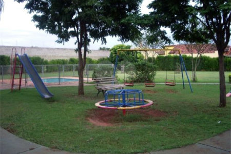 Casa à venda com 3 quartos, sendo 1 suíte, no condomínio Portal dos Pinheiros, Ribeirão Preto - SP