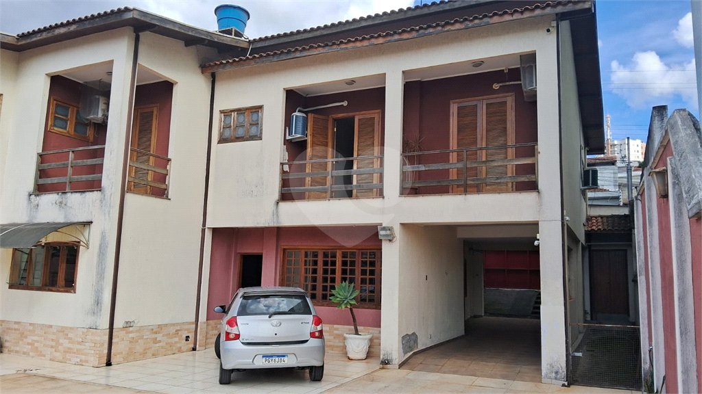 Sobrado à venda com 4 quartos, sendo 2 suítes, em Jardim Quisisana, Poços de Caldas, MG
