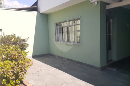 Sobrado à venda com 4 quartos em Vila Correa, Ferraz de Vasconcelos, SP