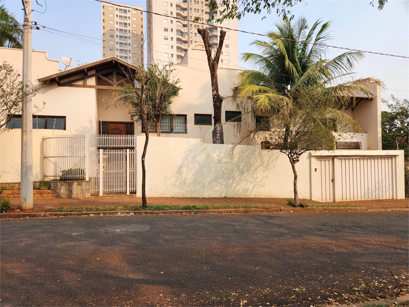 Casa à venda com 3 quartos, sendo 1 suíte, em Jardim Morumbi, Araraquara, SP