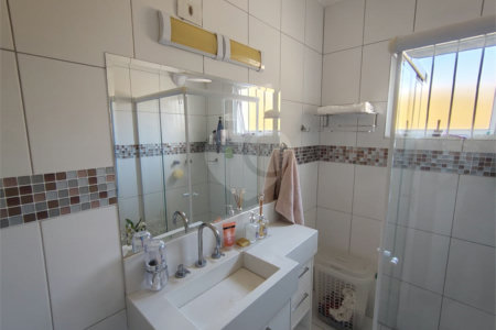 Casa à venda com 2 quartos, sendo 1 suíte, em Vila Santa Terezinha, Várzea Paulista, SP
