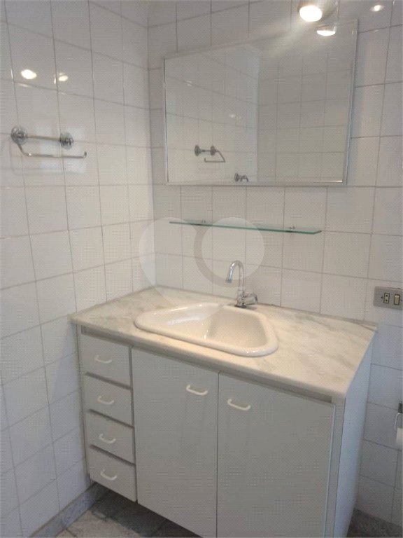 Casa à venda com 3 quartos, sendo 1 suíte, em Vila Mariana, São Paulo, SP