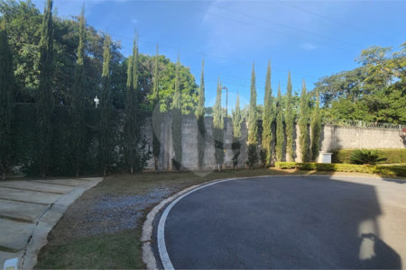 Casa à venda com 5 quartos, sendo 3 suítes, no condomínio Residencial Saint German, Araçoiaba da Serra - SP