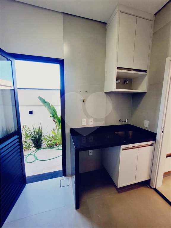 Casa à venda com 4 quartos, sendo 3 suítes, no condomínio Villa Sapezal, Indaiatuba - SP