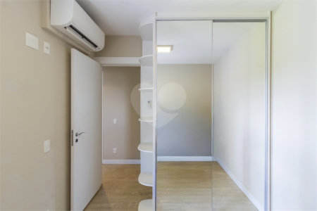 Apartamento à venda com 3 quartos, sendo 1 suíte,  em Jardim Vazani, São Paulo, SP