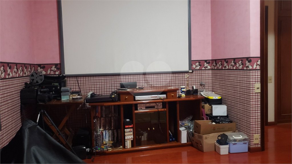 Sobrado à venda com 4 quartos, sendo 2 suítes, em Jardim Marajoara, São Paulo, SP