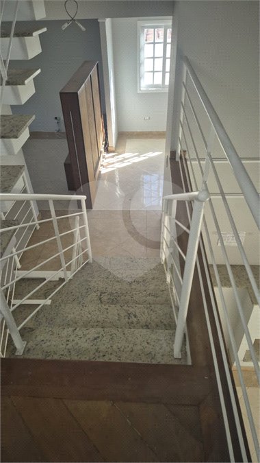 Sobrado à venda com 4 quartos, sendo 2 suítes, em Jardim Virginia Bianca, São Paulo, SP