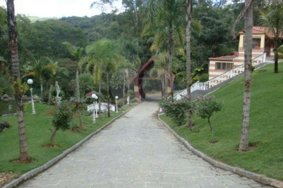 Sobrado à venda com 5 suítes em Juqueri Mirim, Mairiporã, SP