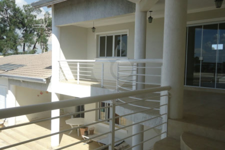 Casa à venda com 6 quartos, sendo 4 suítes,  no condomínio Monte Belo, Salto - SP