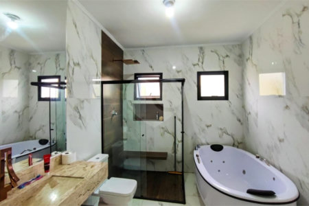 Casa à venda com 4 suítes no condomínio Residencial Vila Real, Bragança Paulista - SP