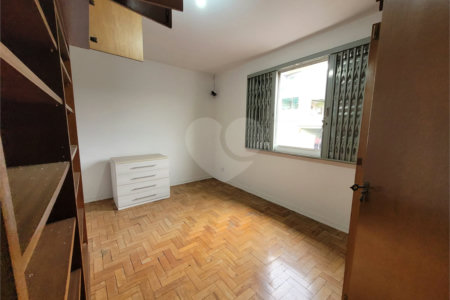 Sobrado à venda com 2 quartos em Jardim Mangalot, São Paulo, SP