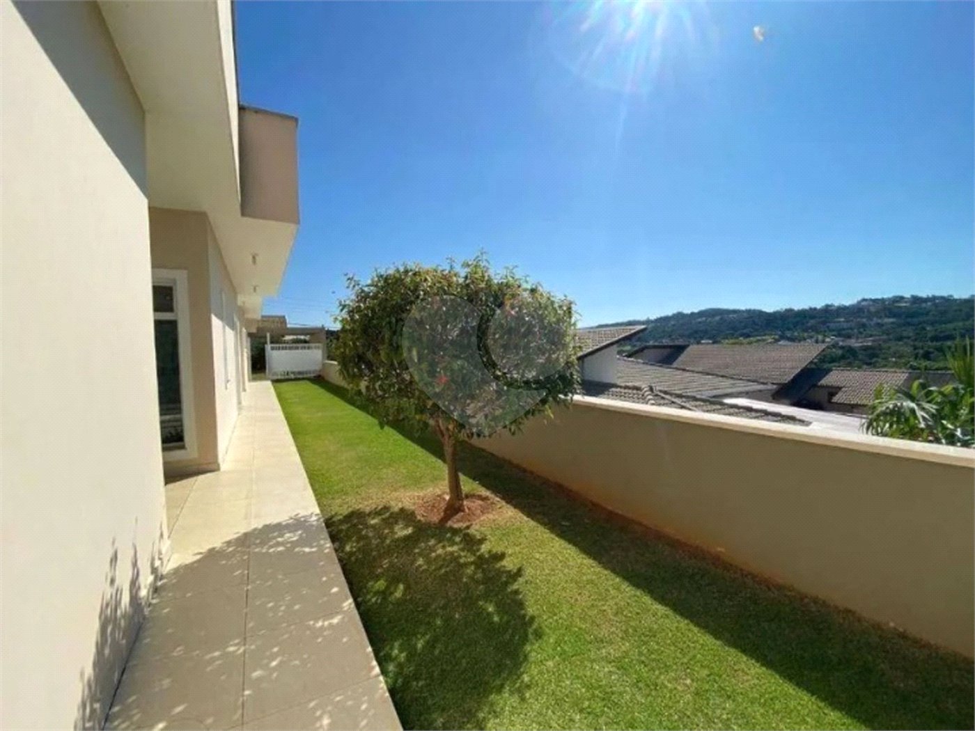 Casa à venda com 4 suítes no condomínio Ipê Velho, Vinhedo - SP