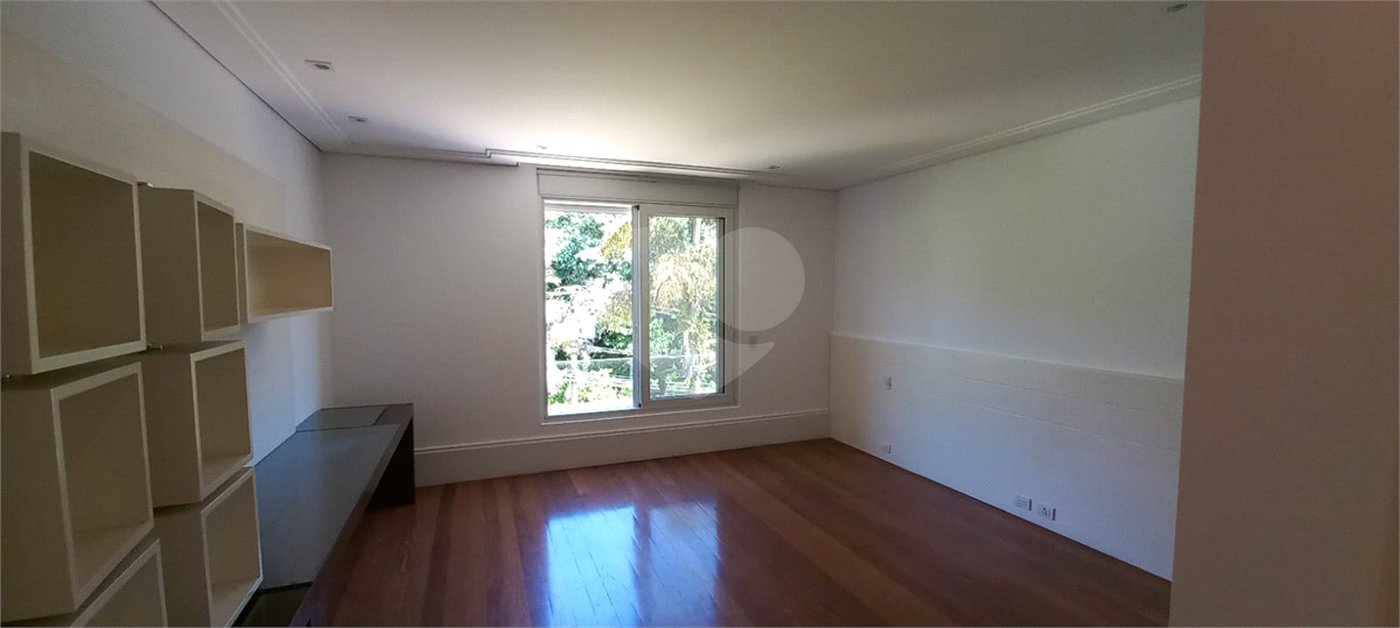 Sobrado à venda ou para alugar com 7 quartos, sendo 4 suítes,  em Cidade Jardim, São Paulo, SP