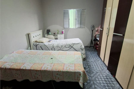 Casa à venda com 4 quartos, sendo 1 suíte,  em Vila Santa Maria, Guarulhos, SP