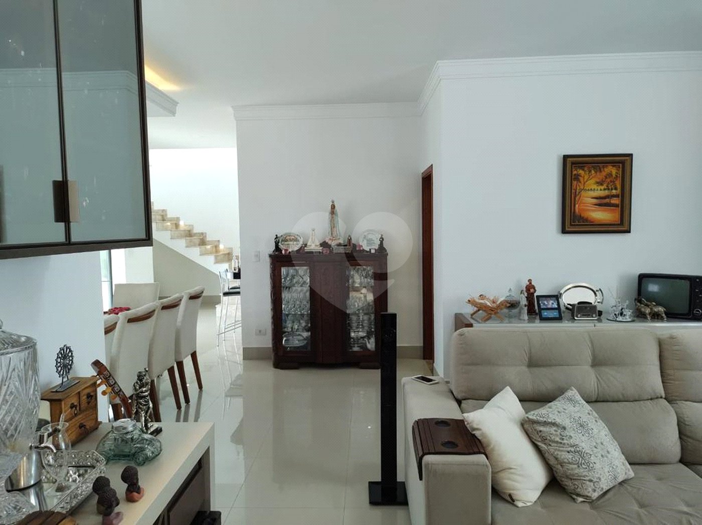Casa à venda com 4 quartos, sendo 2 suítes, no condomínio Primavera, Salto - SP