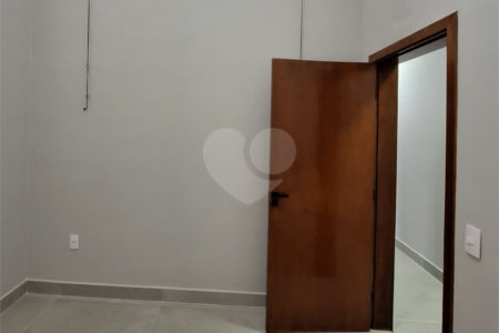 Casa à venda com 3 quartos, sendo 1 suíte,  no condomínio Helena Maria, Sorocaba - SP