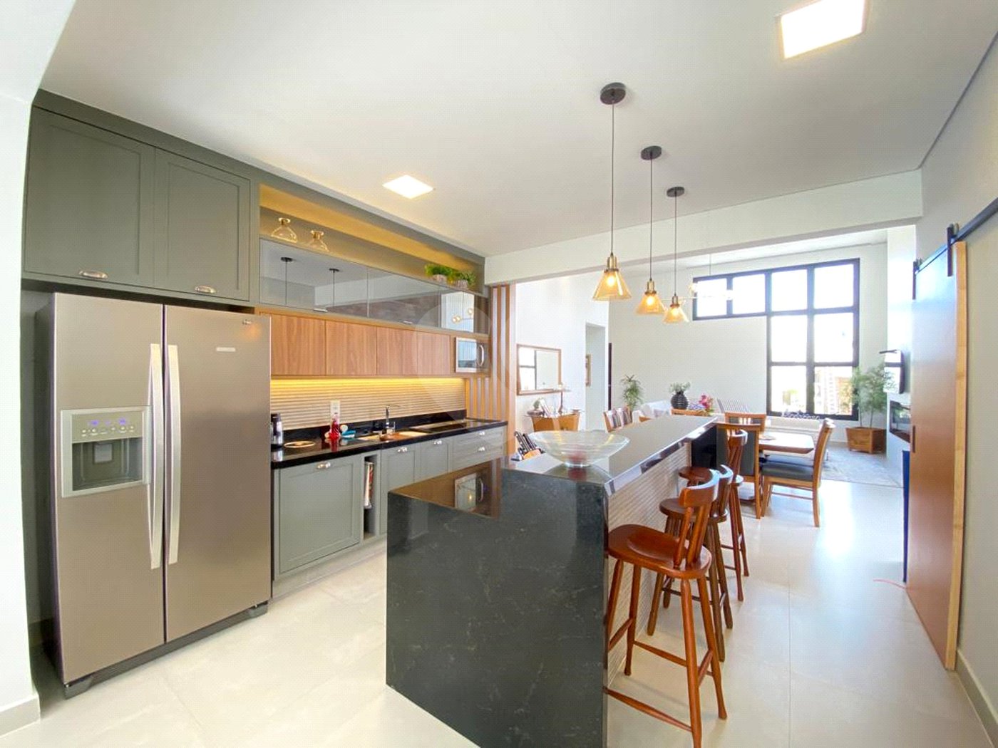 Casa à venda com 4 suítes no condomínio Jardim Vila Paradiso, Indaiatuba - SP