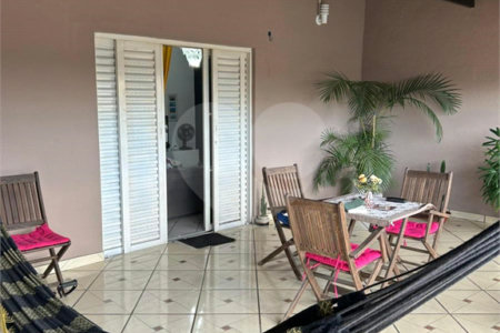 Casa à venda com 3 quartos, sendo 1 suíte, em Jardim Capão Redondo, São Paulo, SP