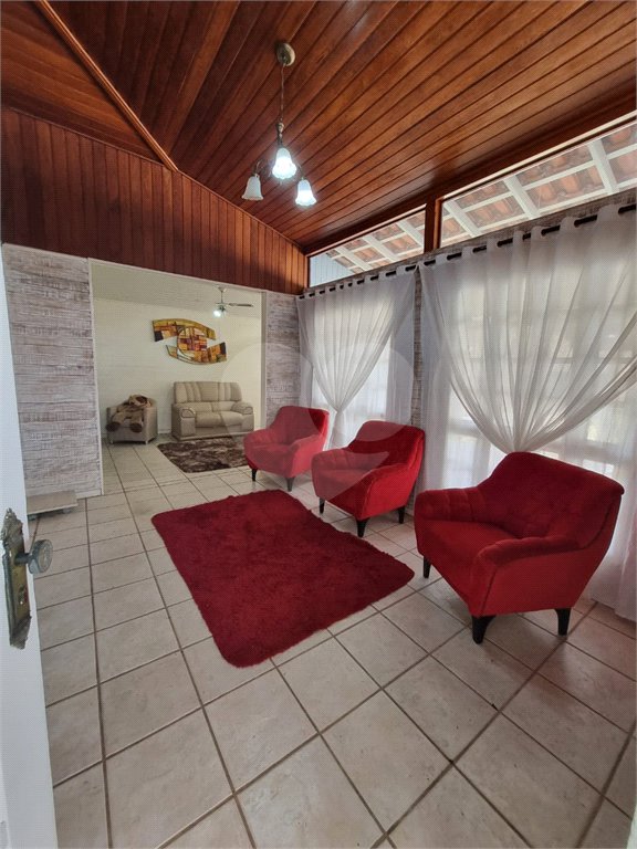 Casa à venda com 4 quartos, sendo 1 suíte, no condomínio Parque Ibiti do Paço, Sorocaba - SP