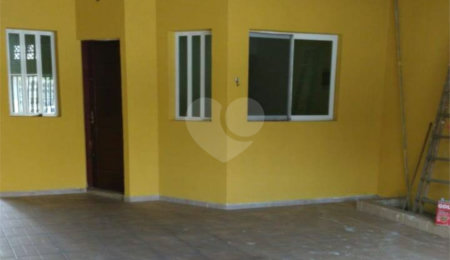 Casa à venda com 3 quartos, sendo 1 suíte,  em Jardim dos Ipês, Suzano, SP