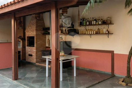 Casa à venda com 4 quartos, sendo 1 suíte, em Jardim Leocádia, Sorocaba, SP