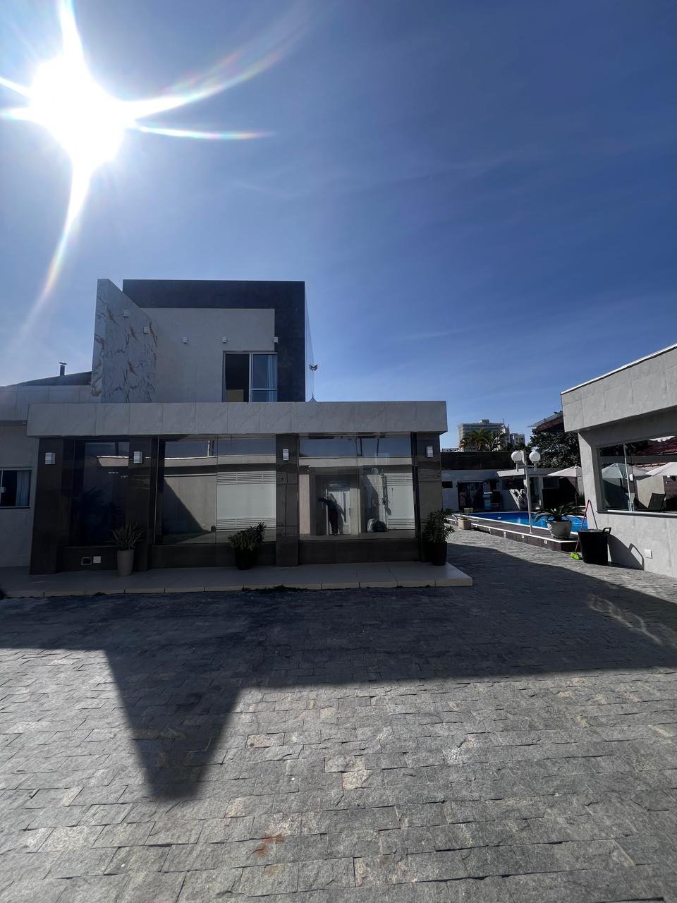 Casa à venda com 8 quartos, sendo 2 suítes, em Flórida, Praia Grande, SP
