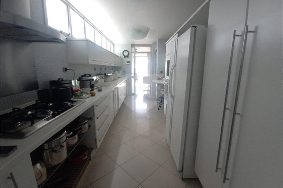 Sobrado à venda com 5 suítes em Santana, São Paulo, SP