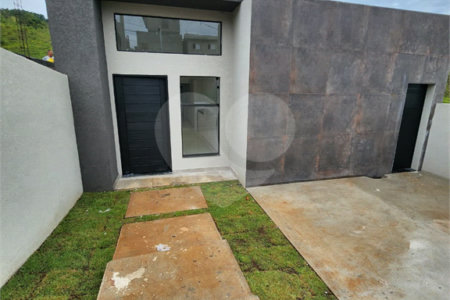 Casa à venda com 3 quartos, sendo 1 suíte, no Centro, Bom Jesus dos Perdões, SP