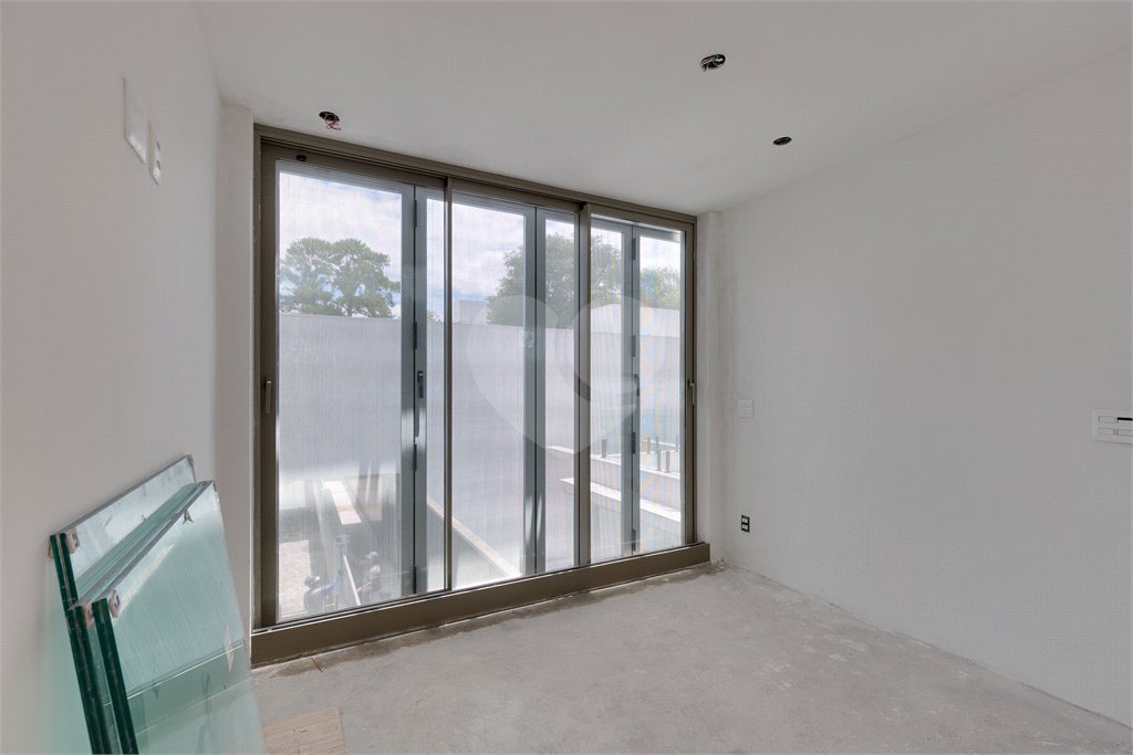 Casa à venda com 3 suítes no condomínio Residencial Heron 140, São Paulo - SP