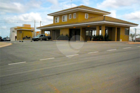 Casa à venda com 4 quartos, sendo 1 suíte, no condomínio Villagio Milano, Sorocaba - SP