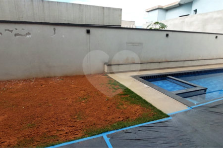 Casa à venda ou para alugar com 5 quartos, sendo 3 suítes, no condomínio Figueira Garden, Atibaia - SP