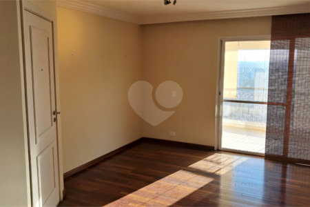 Apartamento à venda com 4 quartos, sendo 2 suítes, em Jardim Marajoara, São Paulo, SP