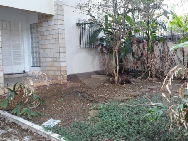 Sobrado à venda com 3 quartos, sendo 1 suíte,  em Campo Belo, São Paulo, SP