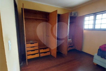Sobrado à venda com 4 quartos, sendo 1 suíte, em Lavapés, Mairiporã, SP