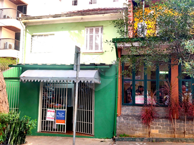 Sobrado à venda com 3 quartos em Moema, São Paulo, SP