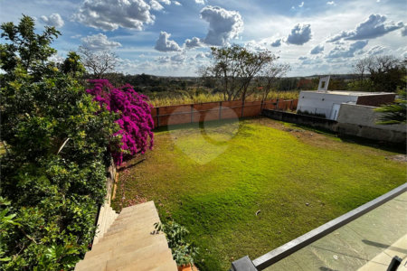 Casa à venda com 3 quartos, sendo 2 suítes, no condomínio Terras de Mont Serrat, Salto - SP