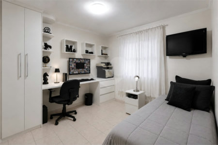 Casa à venda com 3 quartos, sendo 1 suíte, em Guarapiranga, São Paulo, SP